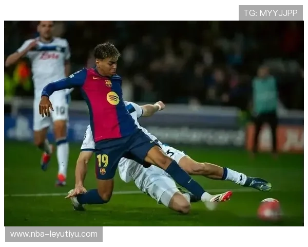 亚马尔冷静处理关键球