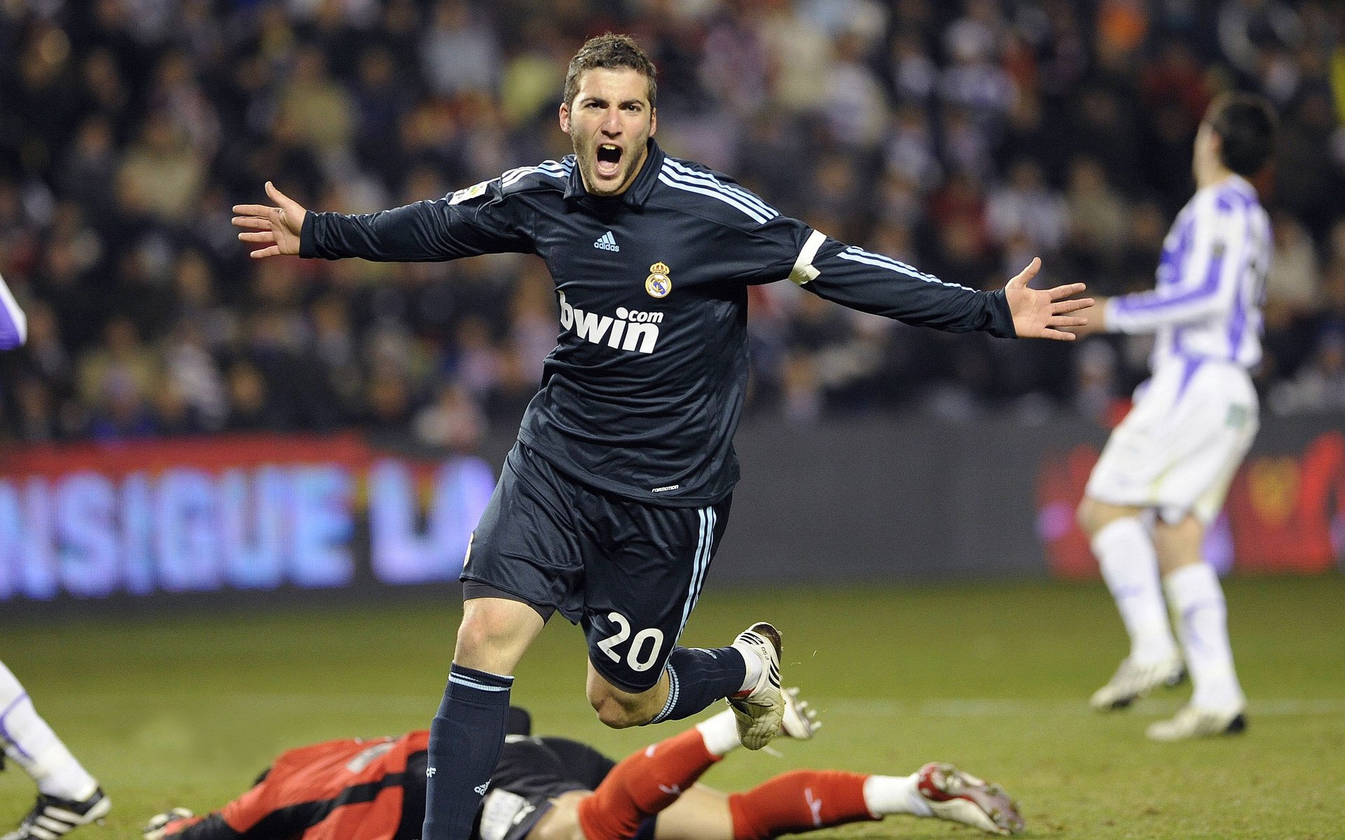 法甲精彩集锦：精彩瞬间连连，精彩纷呈！，法甲的比赛